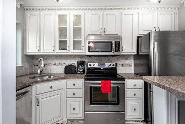 Photo - 300 W Peachtree St NW Unit ID1299363P