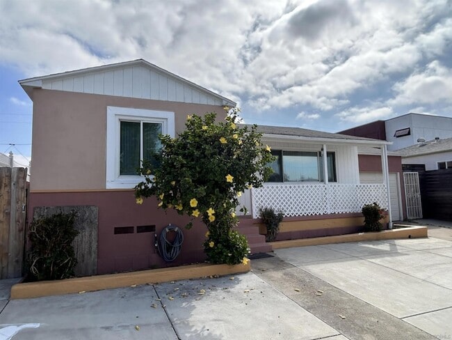 Building Photo - 1815 Brookline St