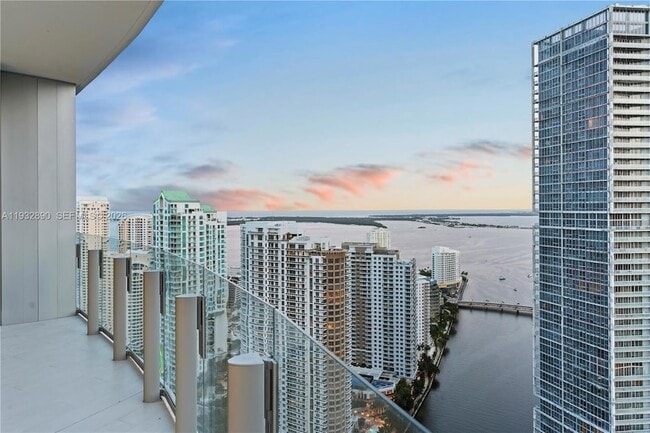 Building Photo - 300 Biscayne Blvd Way Unit 4007