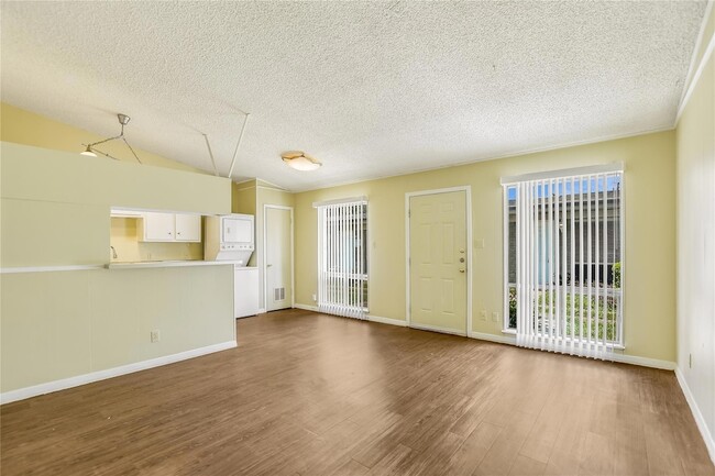 Photo - 612 W 51st St Unit 104
