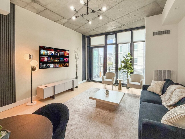 Building Photo - 1247 N 2nd St Unit ID1317867P