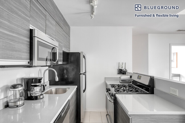 Photo - 30 E Roosevelt Rd Unit FL8-ID804