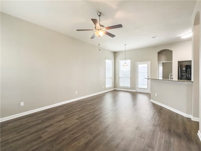 Photo - 2105 Dumfries Dr