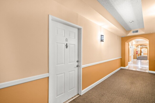 Photo - 1000 Scotia Dr Unit 105