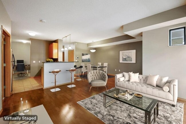 Photo - 2565 Franklin Ave