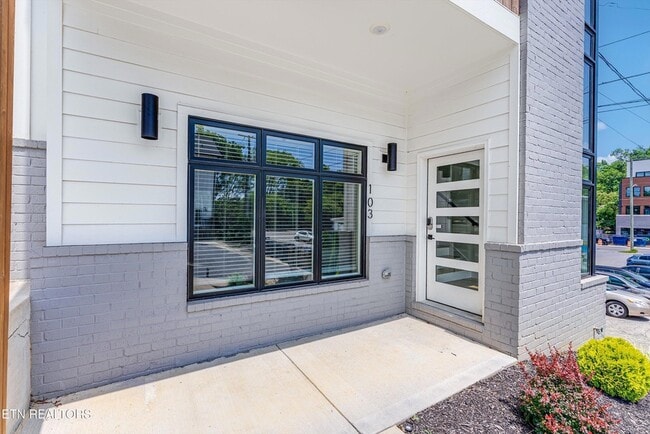 Photo - 904 Phillips Ave