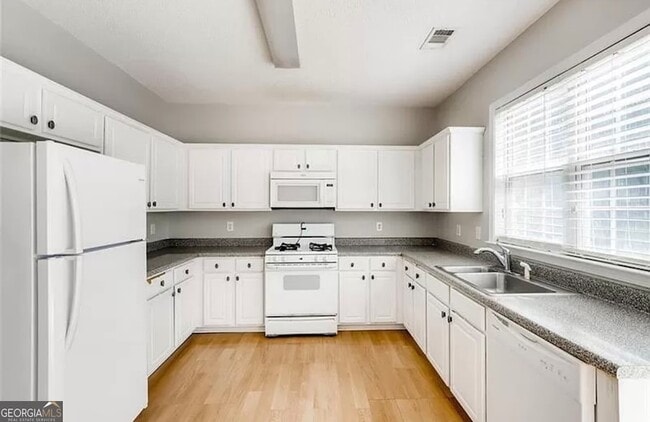 Photo - 2005 Maple Ridge Ct NW