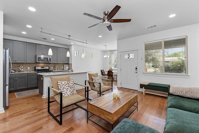 Building Photo - 4408 Banister Ln