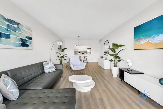 Building Photo - 19370 Collins Ave Unit ID1227410P