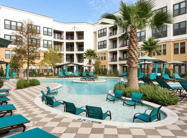 Photo - AMLI Campion Trail