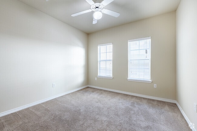 3BR, 2BA - 1,268SF - Bedroom - Lakeside Apartments