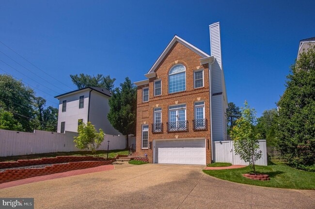 Photo - 1628 Great Falls St