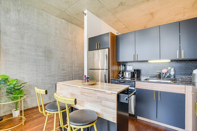 Photo - 235 W Van Buren St Unit ID1306527P