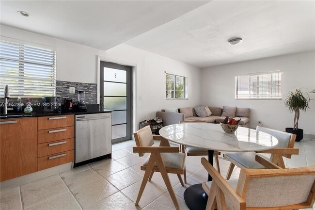Photo - 1050 7th St Unit 1050-3