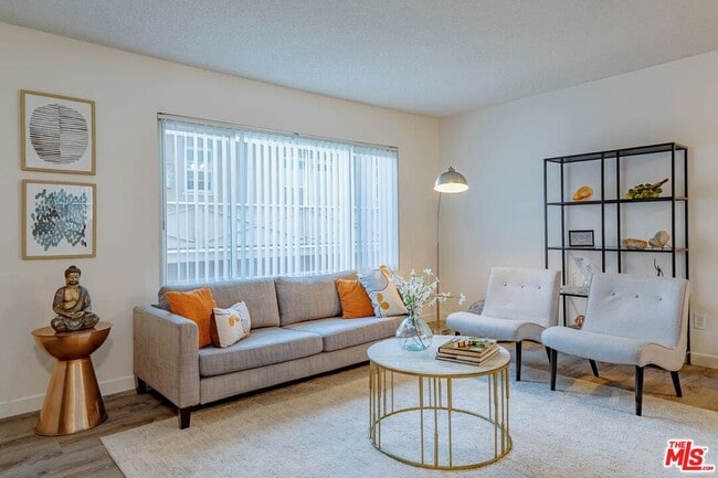 Photo - 1833 Normandie Ave