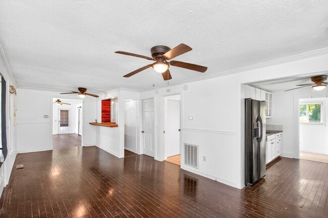 Photo - 3008 Lakeshore Dr