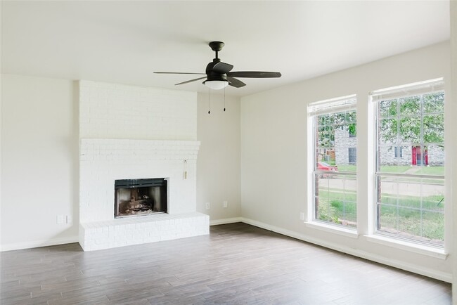 Photo - 2637 Austin Dr