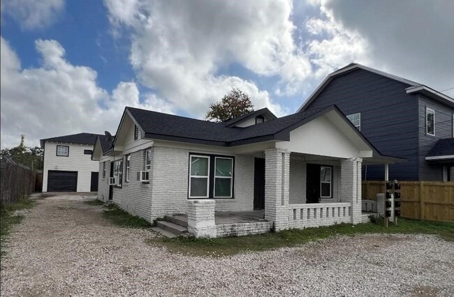 Building Photo - 11 Norwood St Unit 4