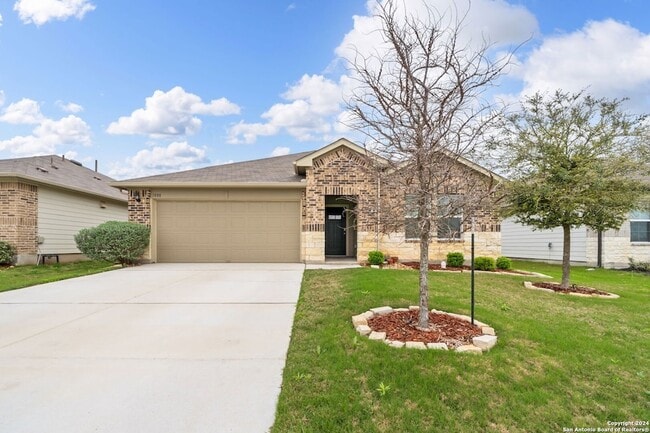 Building Photo - 1080 Amble Oak
