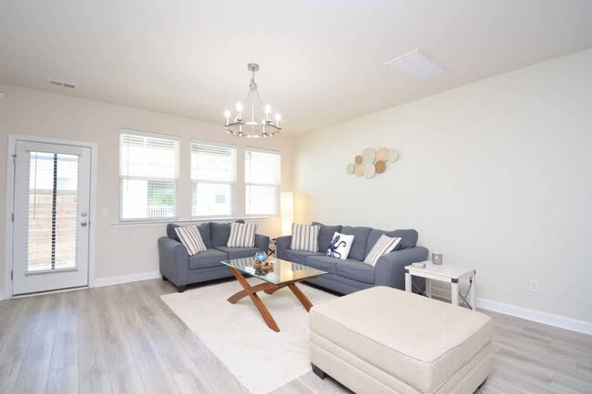 Building Photo - 596 McLernon Trce Unit SI ID1541208P