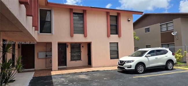 Building Photo - 1345 W 41st St Unit 6