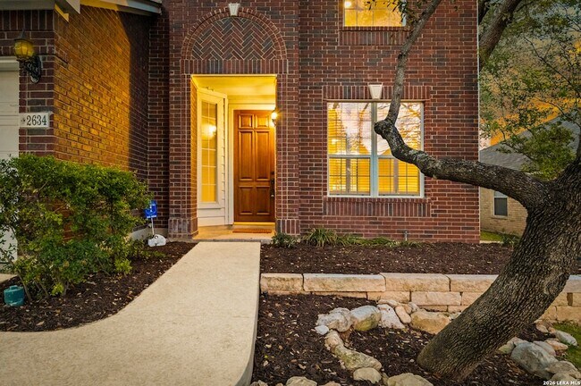 Photo - 2634 Lakehills St