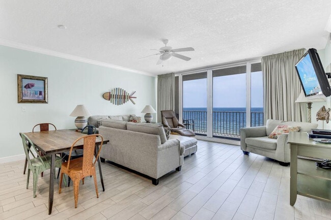 Building Photo - 365 E Beach Blvd Unit ID1267871P