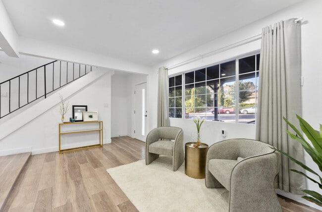 Photo - 4404 Vista Way Unit ID1288269P