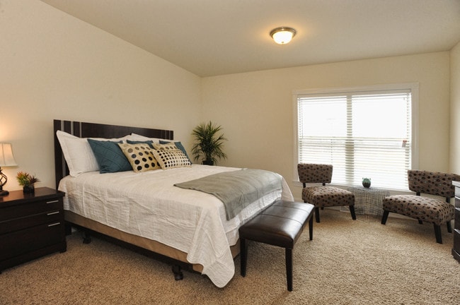 Photo - Willow Square of Clarence