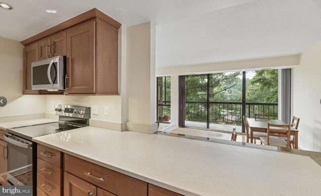 Photo - 1401 N Rhodes St Unit 406