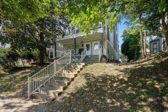 Photo - 2424 Lyndale Ave S Unit SI ID1250776P