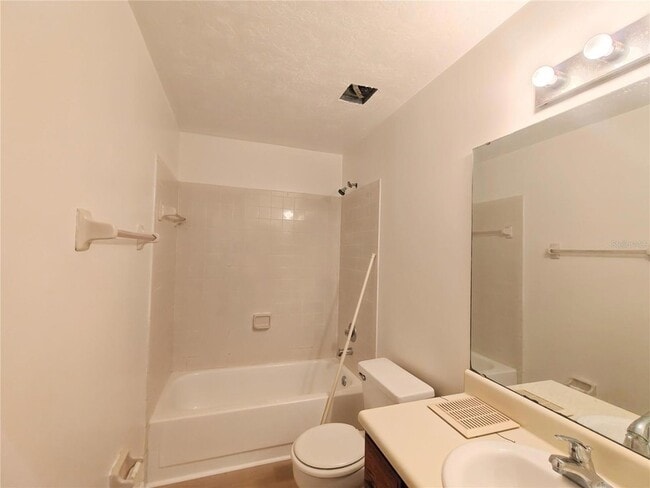 Photo - 6133 NW 33 St