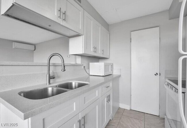 Photo - 239 W Cleveland Ave Unit 2