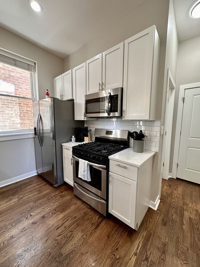 Photo - 736 N Throop St Unit ID1379052P