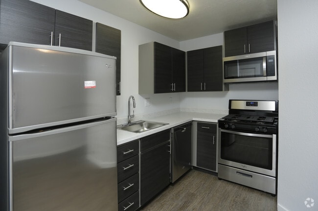 Upgraded Kitchens - Goldstone Place Apartments