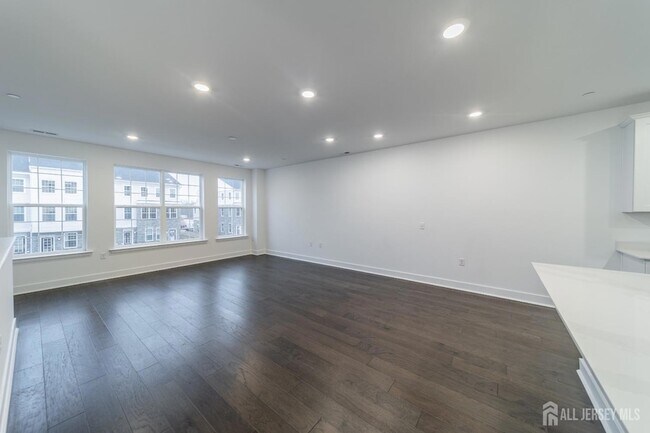 Photo - 135 Stoutsburg Blvd