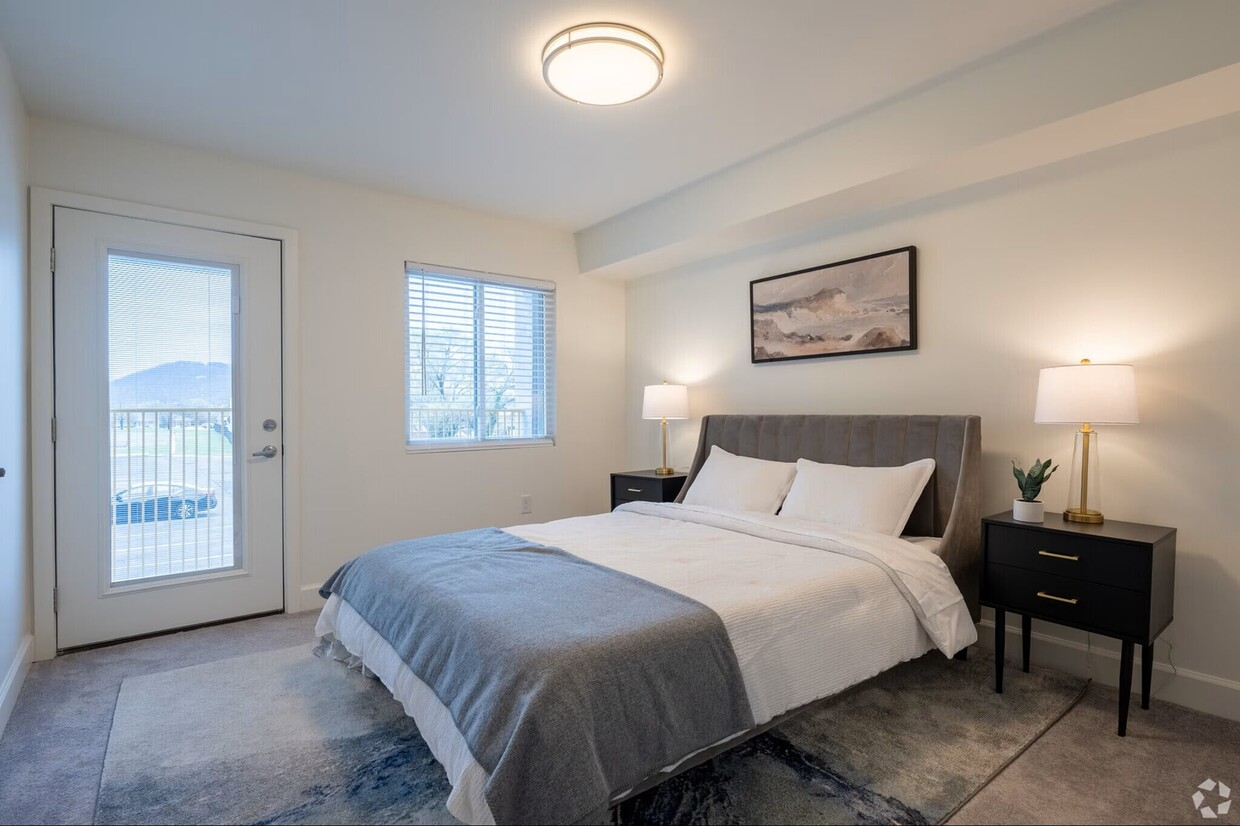 the-heights-at-gateway-park-roanoke-va-1br-1ba---bedroom - 2 Bedroom First Floor Interior
