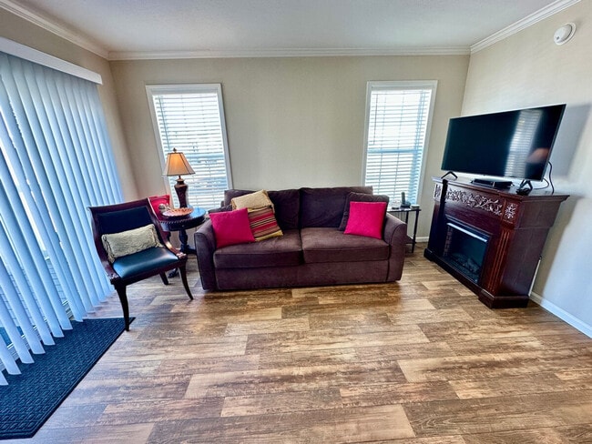 Building Photo - 718 Nettles Blvd Unit SI ID1537492P