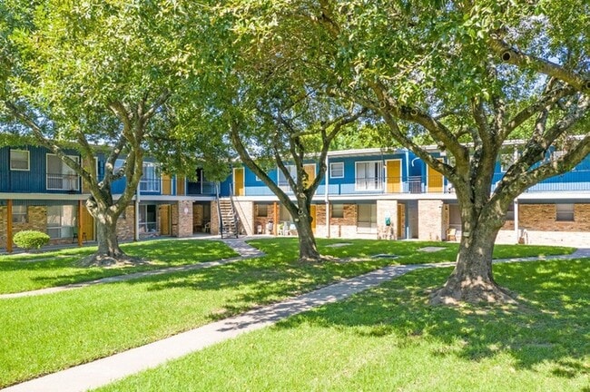 Photo - 1305 Memorial Dr Unit 06