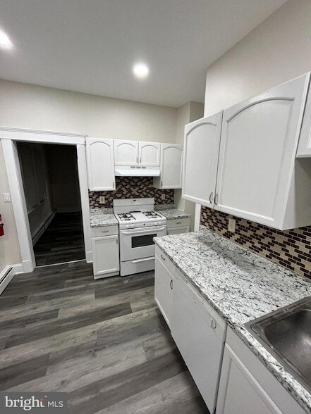 Photo - 28 Victoria Ave