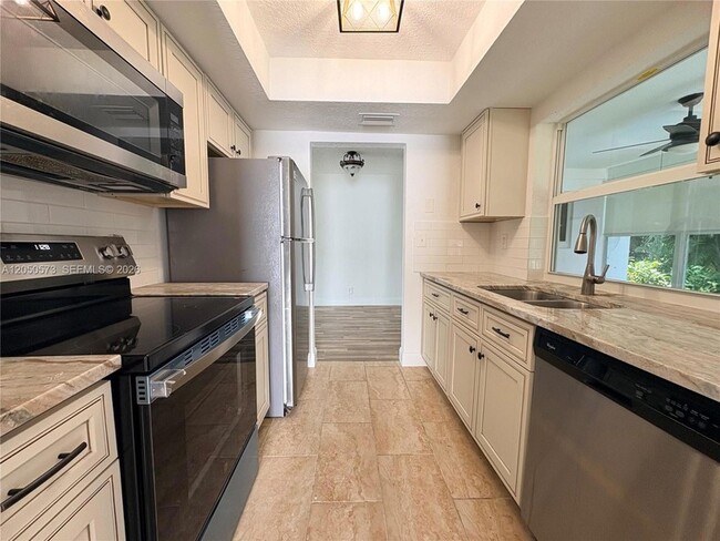 Photo - 140 NW 27th St