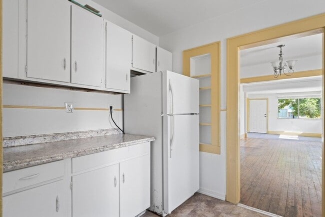 Photo - 403 Princess St