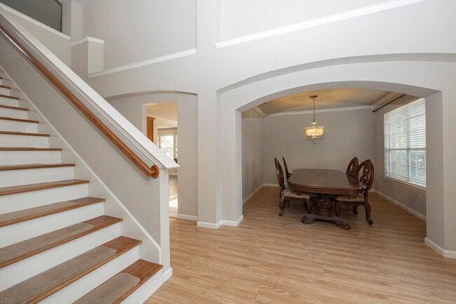 Photo - 6405 Calloway Dr