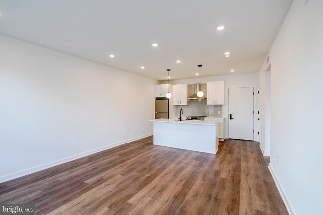 Photo - 5904 Germantown Ave Unit 202