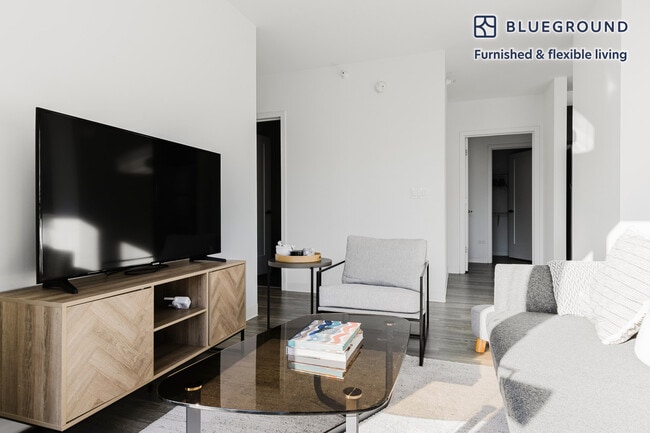 Photo - 637 N Wells St Unit FL18-ID1191