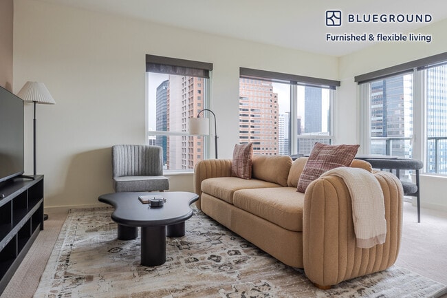 Building Photo - 10301 NE 10th St Unit FL11-ID945