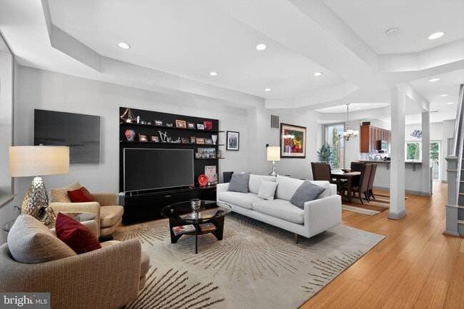 Photo - 928 Ingraham St NW