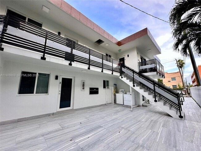 Photo - 1629 SW 3rd St Unit 5