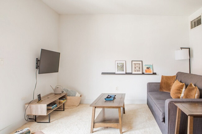 Photo - 145 N Jackson St Unit ID1379019P