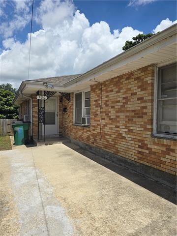 Building Photo - 720 Oaklawn Dr